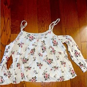 American eagle flowy flower top